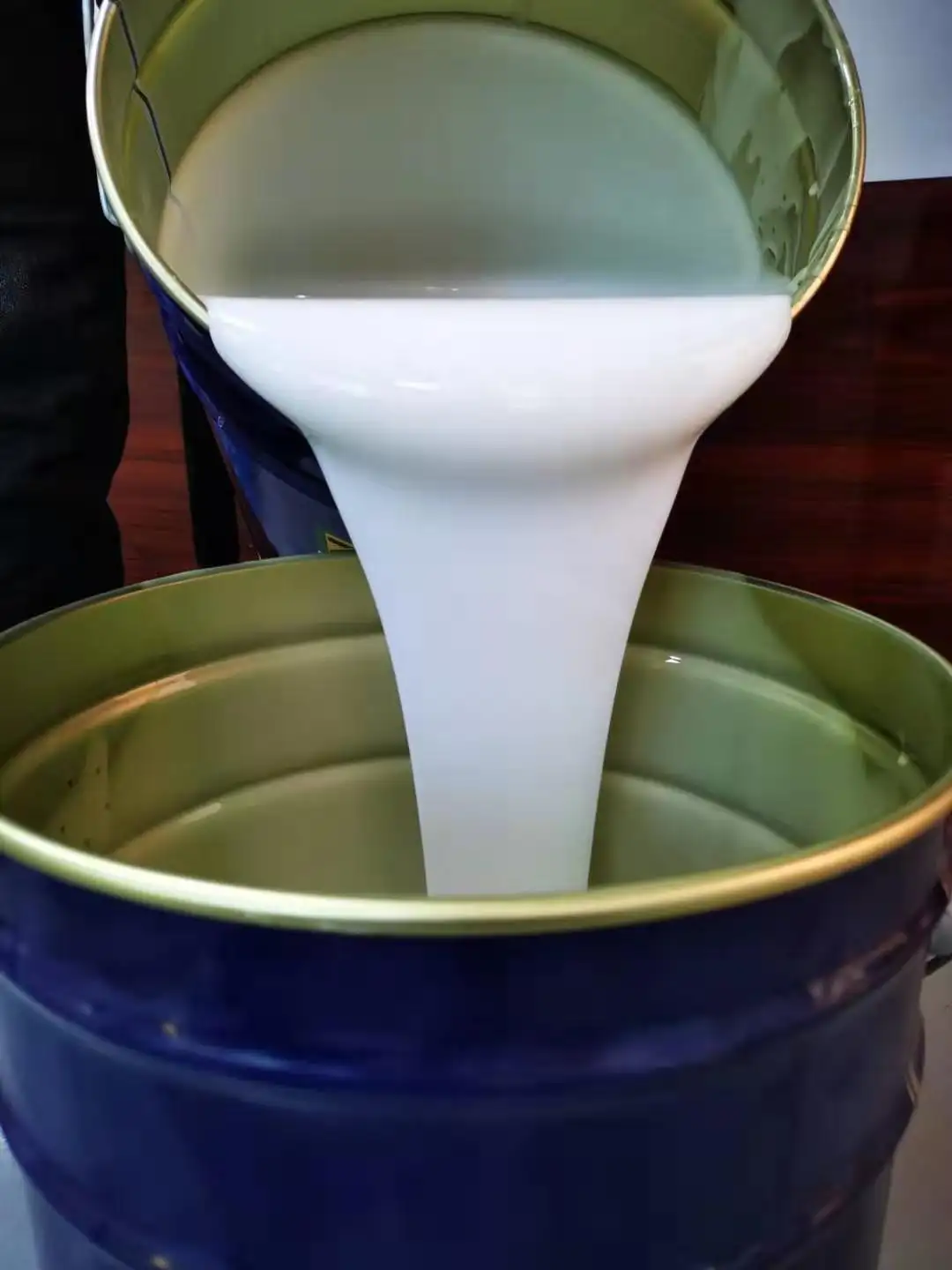 如何避免液體硅膠出現(xiàn)中毒現(xiàn)象？